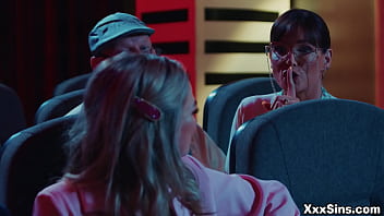 Youthfull duo caught having fucky-fucky in cinema